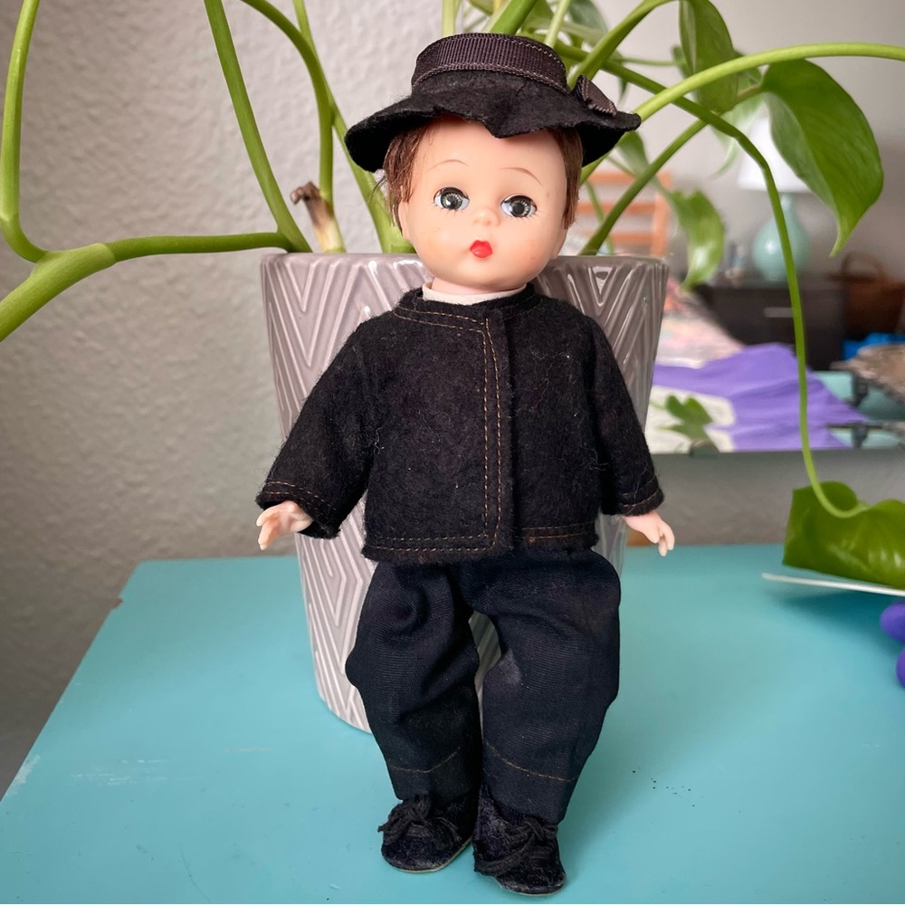 Madame Alexander Vintage Amish Boy Doll in Black Outfit 8” Collector’s Toy